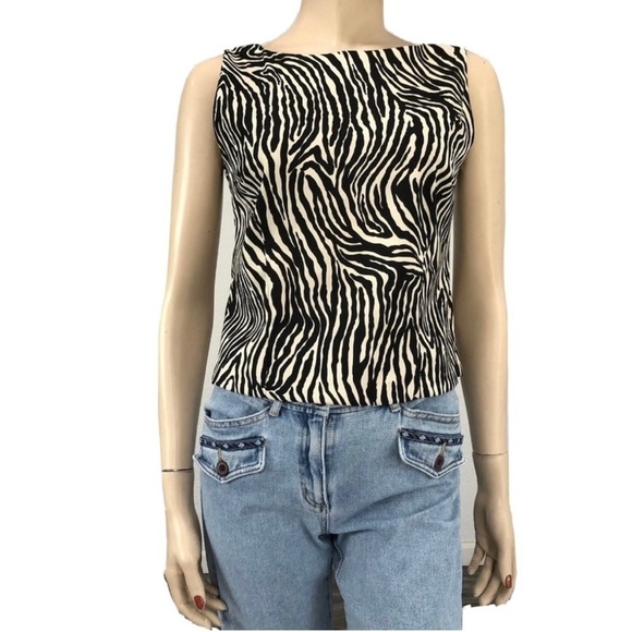 T & Company zebra sleeveless button on back blouse - Picture 3 of 13